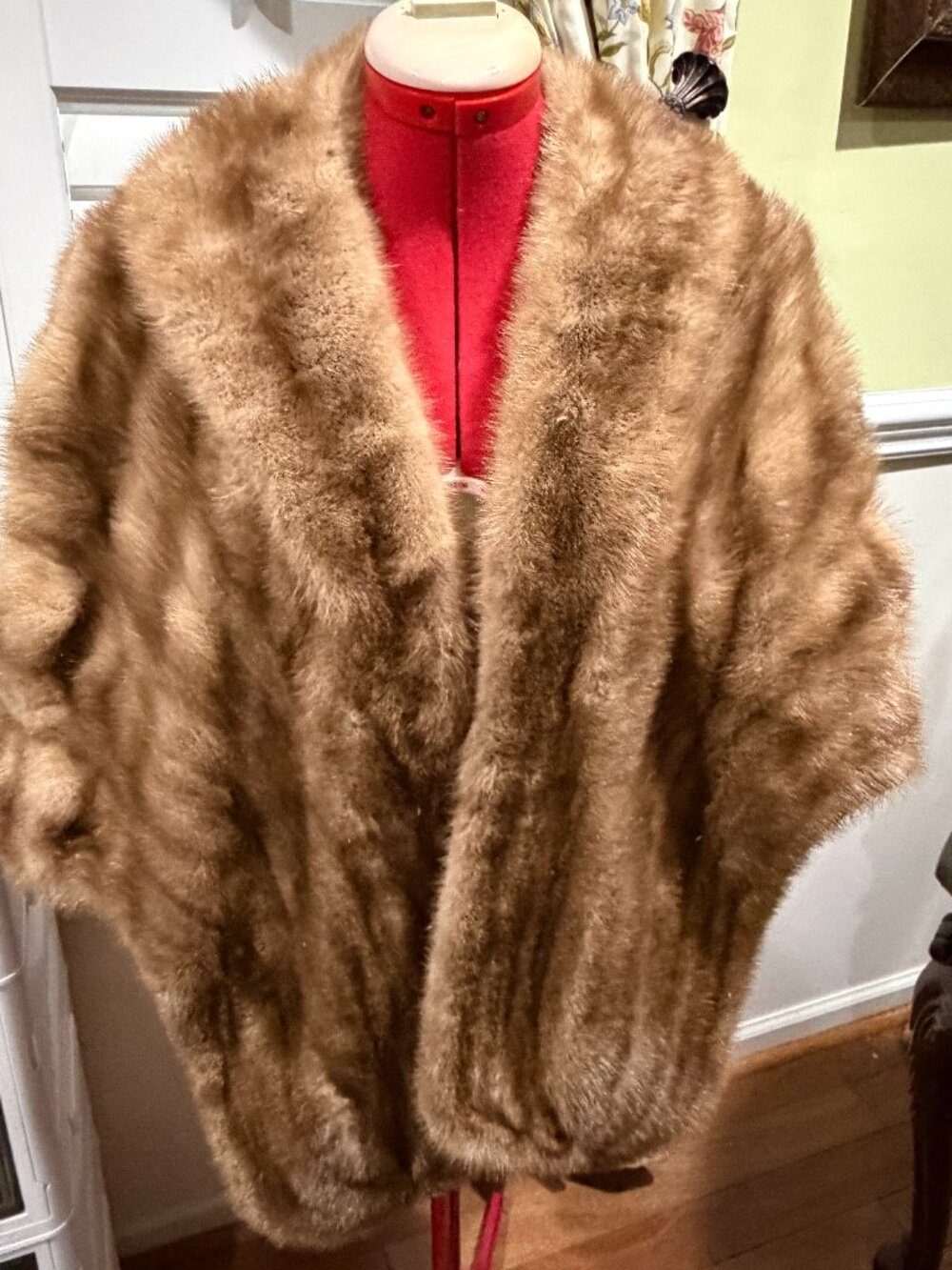Vintage "Colbert's of Amarillo" Fur Capelet (Preowned)